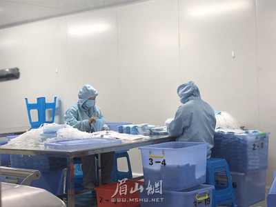 不漲價(jià)!我市兩家生產(chǎn)醫(yī)療用品企業(yè)加班加點(diǎn)生產(chǎn)口罩等防護(hù)用品
